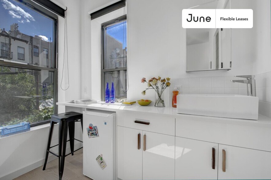 Building Photo - Enchanting ROOM at The Maison Suydam