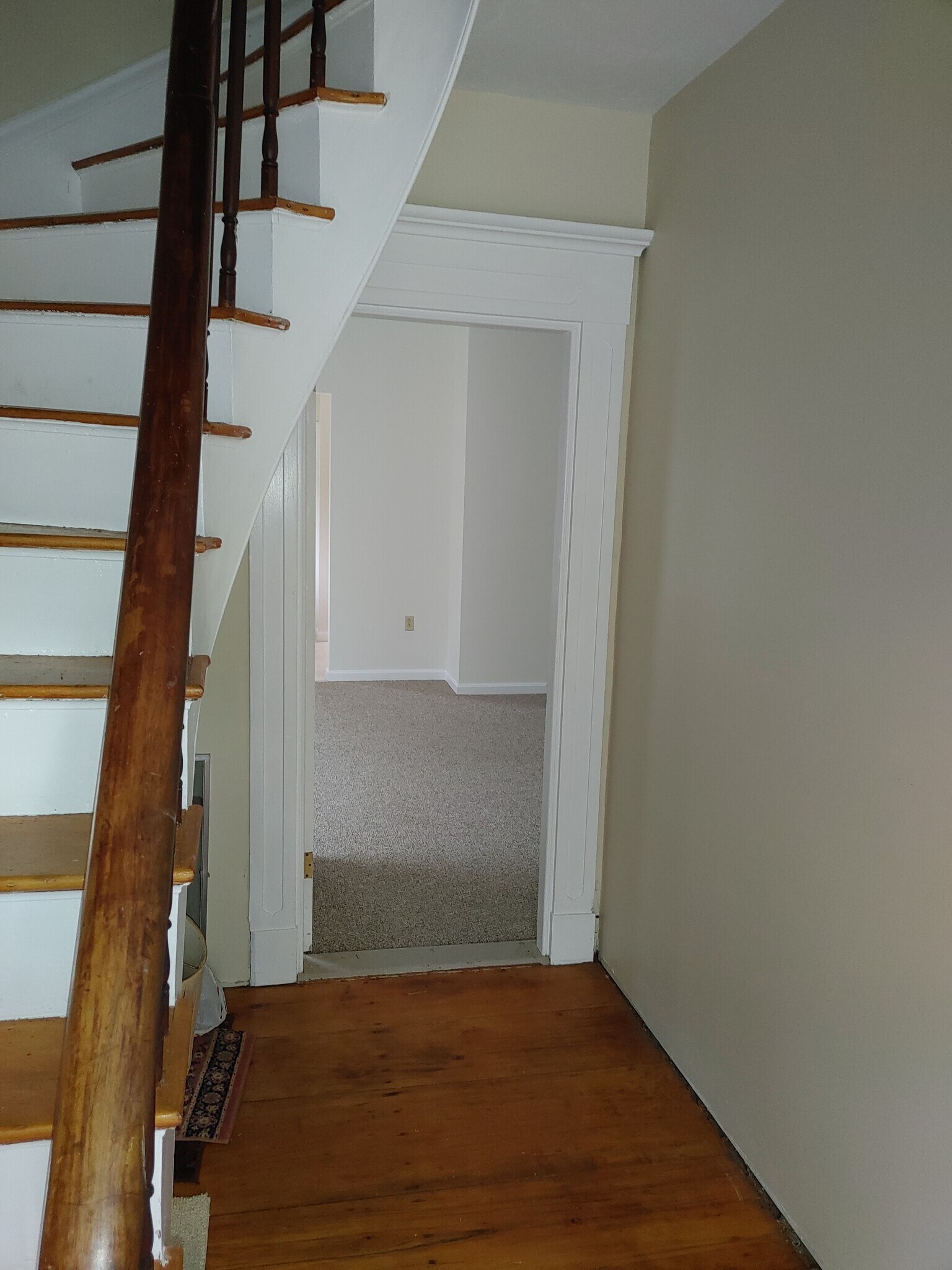 Building Photo - 15 Barstow Ave