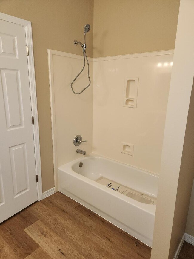Building Photo - 4925 Catahoula Dr