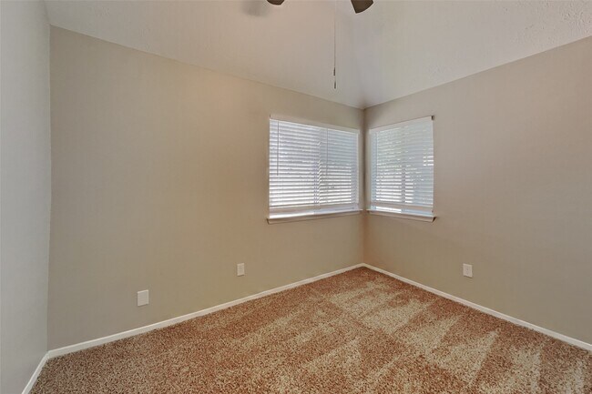 Building Photo - 13215 Noble Crest Dr