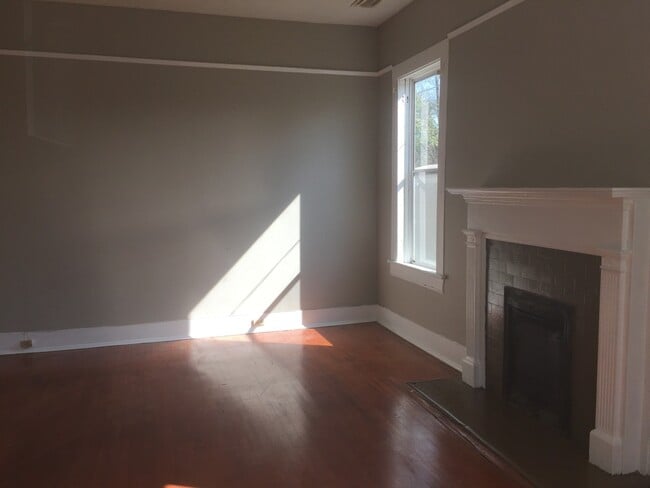 Building Photo - 2812 Beacon Ave