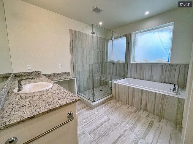 Building Photo - 313 College Ave