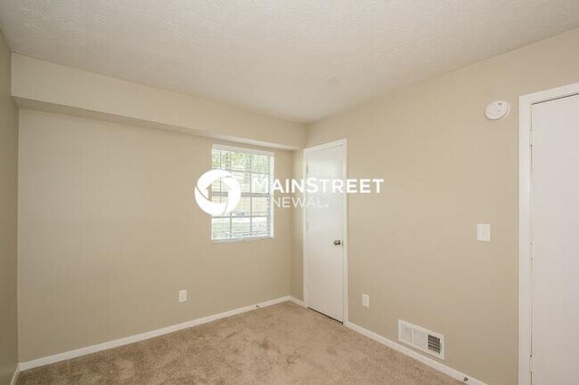 Building Photo - 3 Bedroom Pet-Friendly Home in Stone Mountain, GA with Main Street Renewal