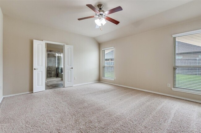 Building Photo - 1028 Lake Woodland Dr