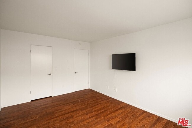 Building Photo - 834 6th St