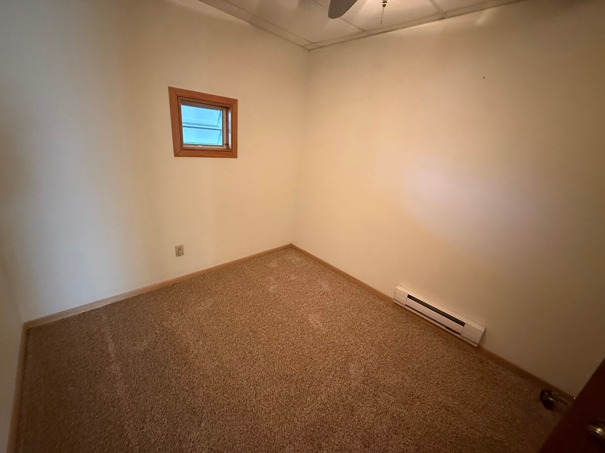 Building Photo - 110 Janesville St