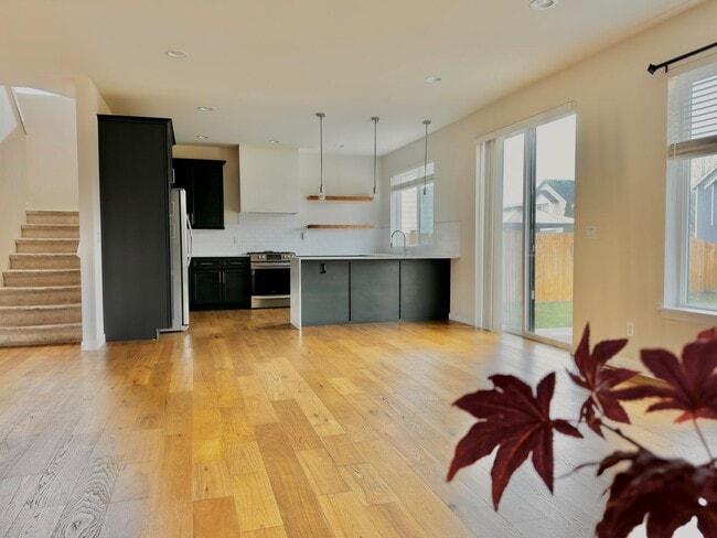 Building Photo - Stylish 4BR | 3BA Home with Den, Fenced Ba...