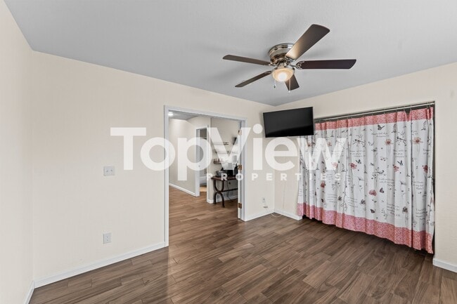 Building Photo - 10110 Clear Creek Rd