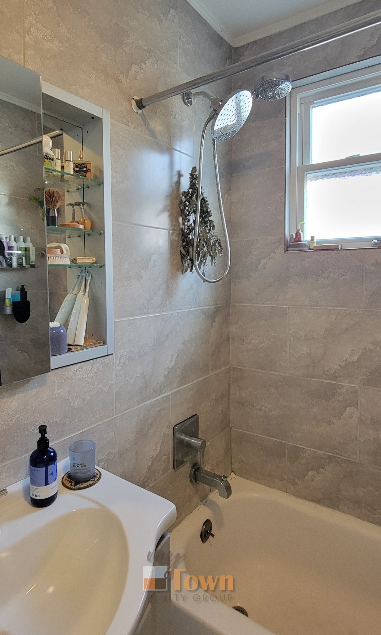 Building Photo - 3430 W Cortland St