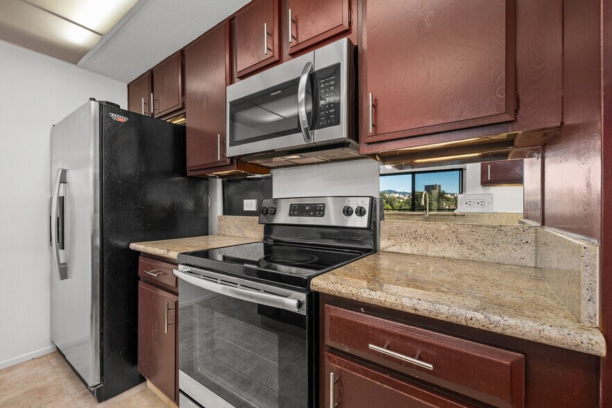 Building Photo - 10535 Wilshire Blvd