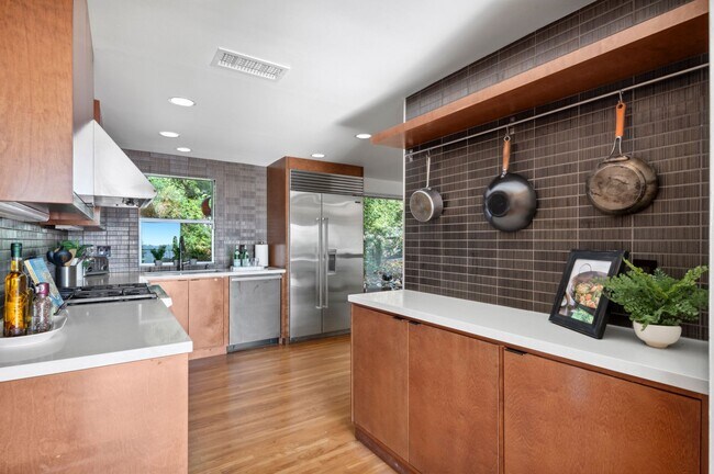 Building Photo - 3772 San Rafael Ave