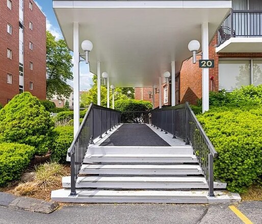 Building Photo - 20 Hammond Pond Pky