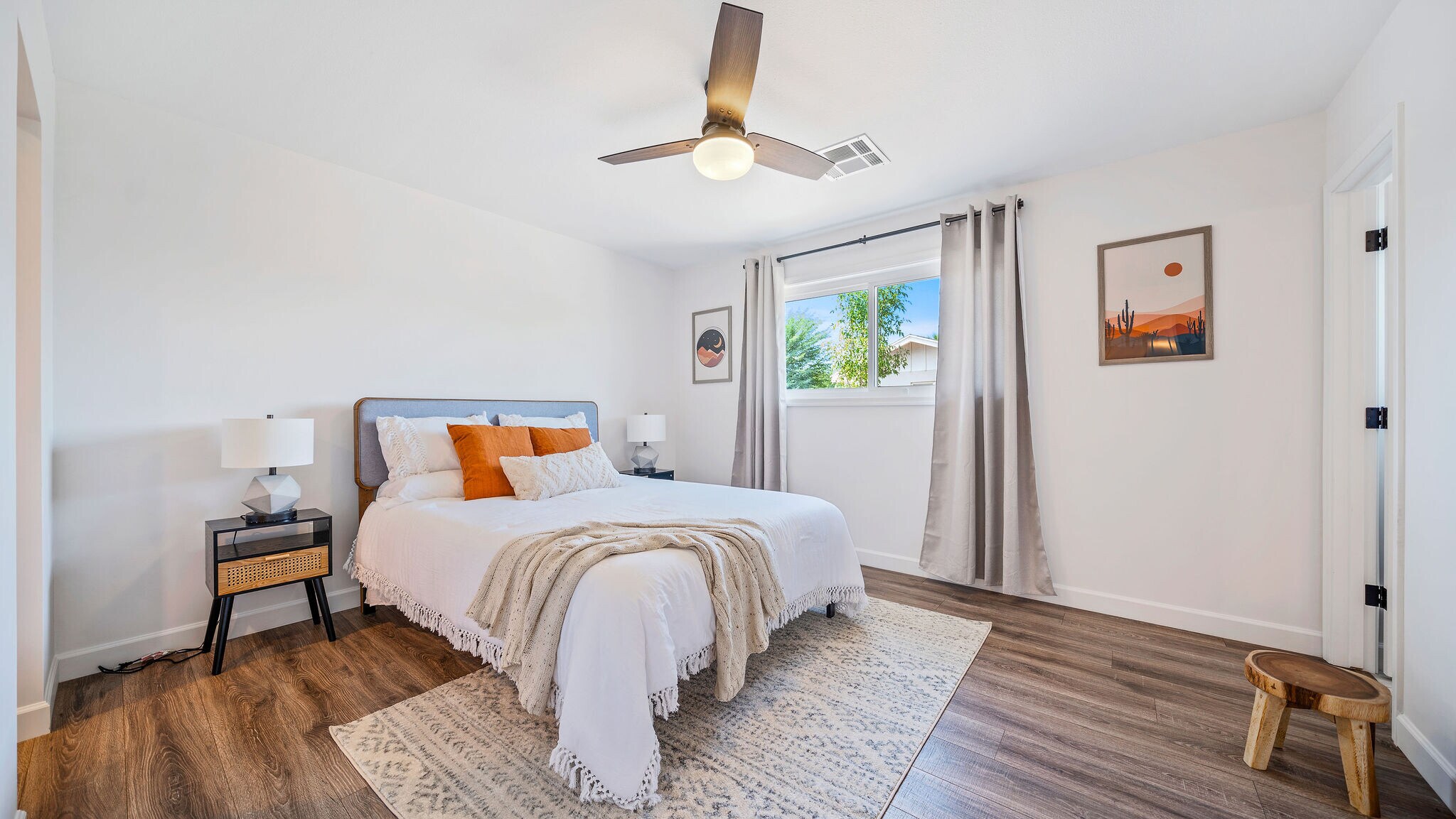 Building Photo - 8035 E Earll Dr