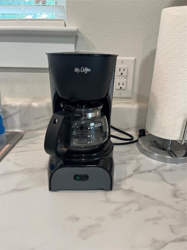 Building Photo - 165 Ranchette St