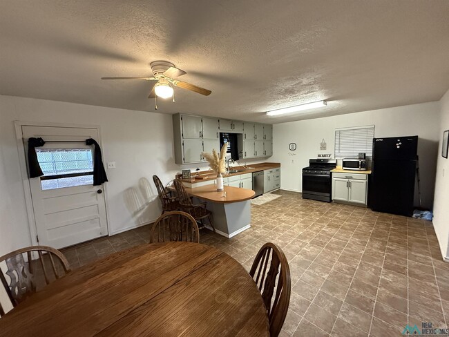 Building Photo - 2805 N Brand Dr