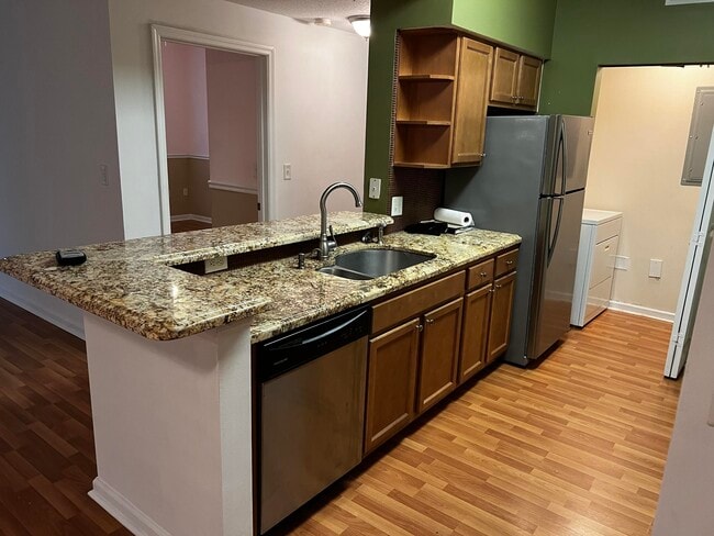 Building Photo - 9873 Baywinds Blvd