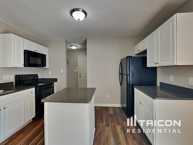 Building Photo - 6303 McIntyre Ridge Dr