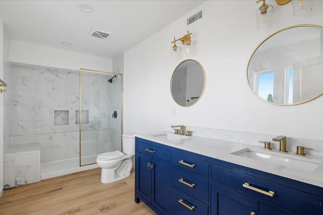 Building Photo - Hamilton