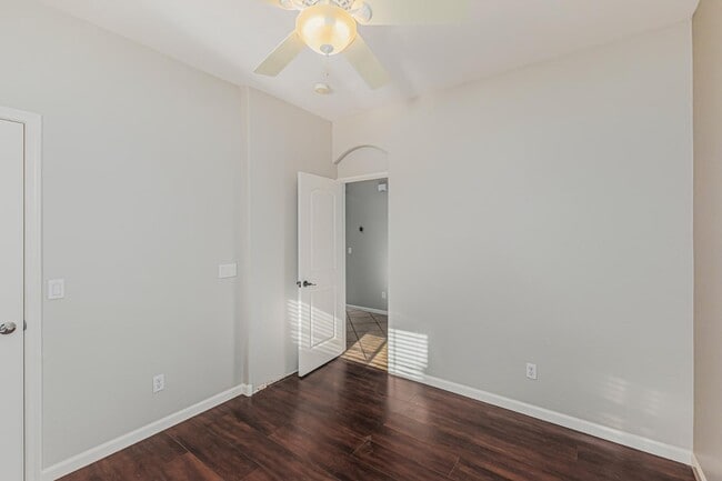 Building Photo - 2058 E Flint St