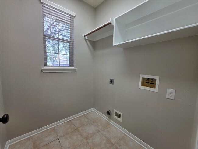 Building Photo - 536 Mannington Ln