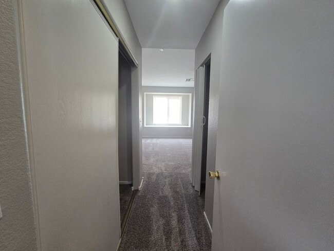 Building Photo - Lock in $1795 Off your third month rent - 3 Bedroom Home near North Las Vegas