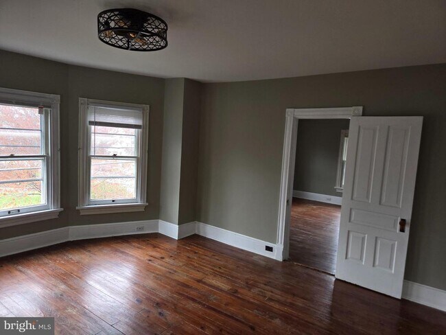 Building Photo - 418 S Arch St