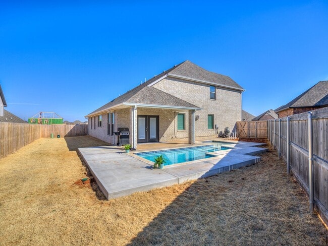 Building Photo - Pool + Deer Creek Schools + 4 bedrooms + 3 car garage + Bonus Room