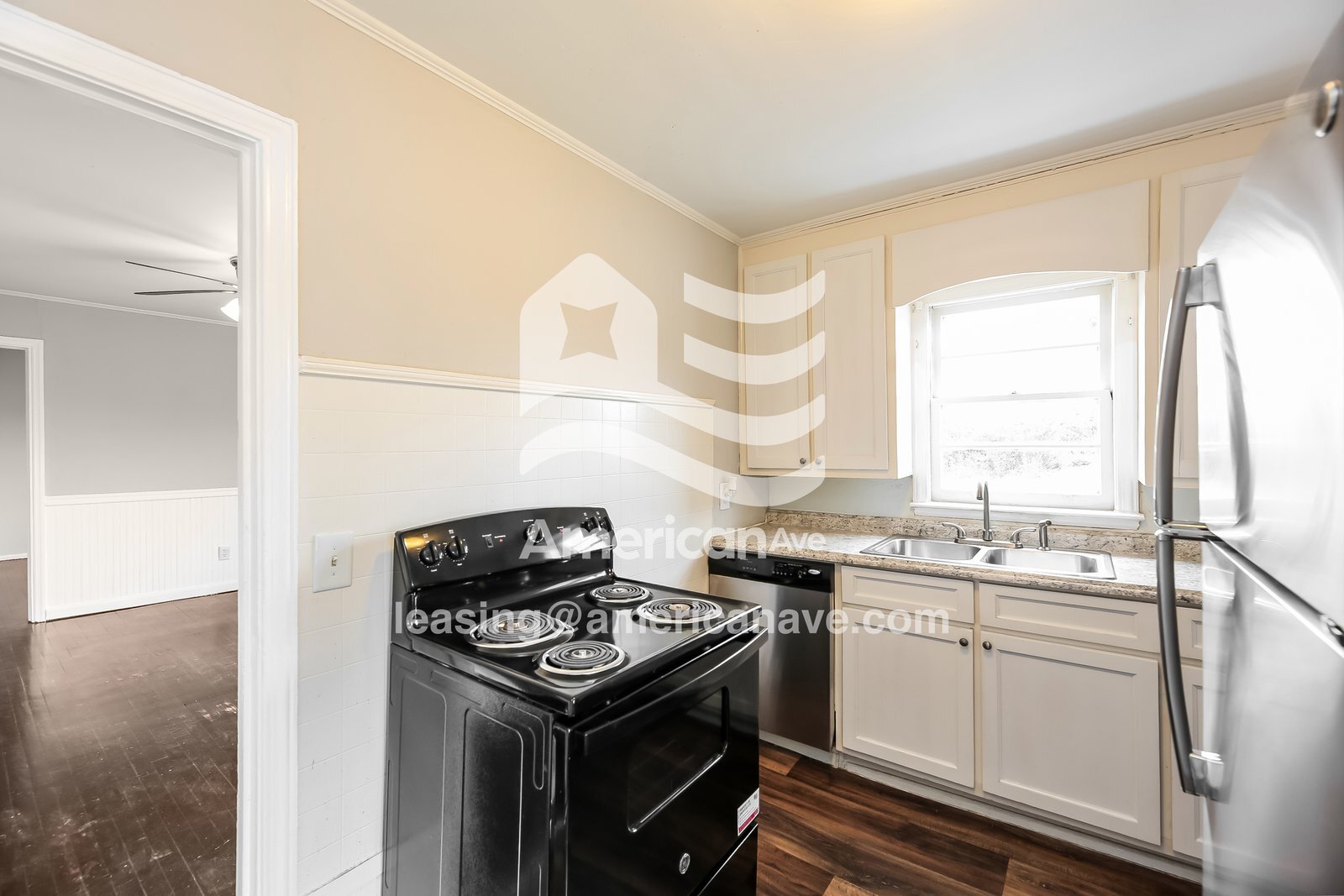 Building Photo - 409 Emma St