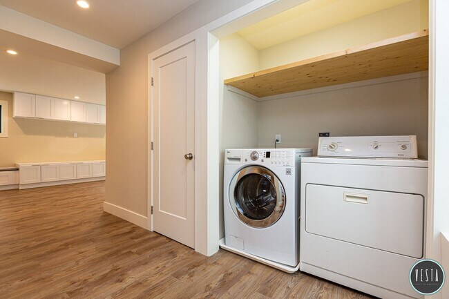 Building Photo - Exceptional Mid-Century 3BR Home in One of San Francisco's Hidden Gems