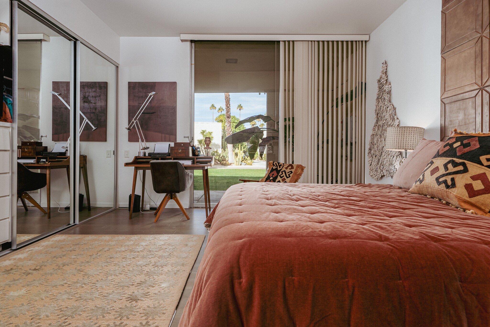 Building Photo - 17 Desert Lakes Dr