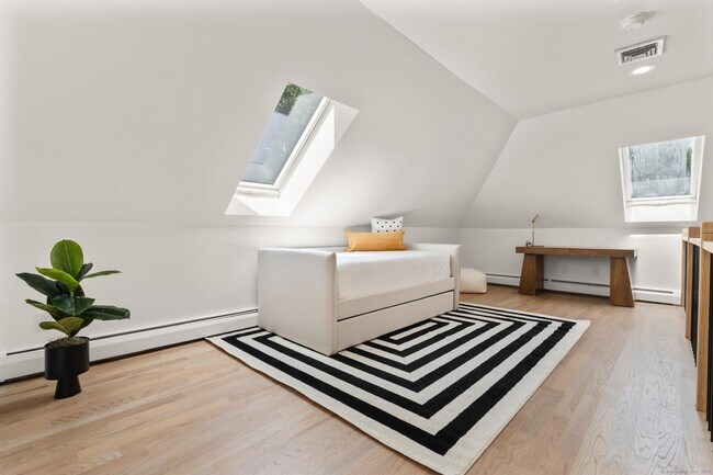 Building Photo - 60 Mountain Rd