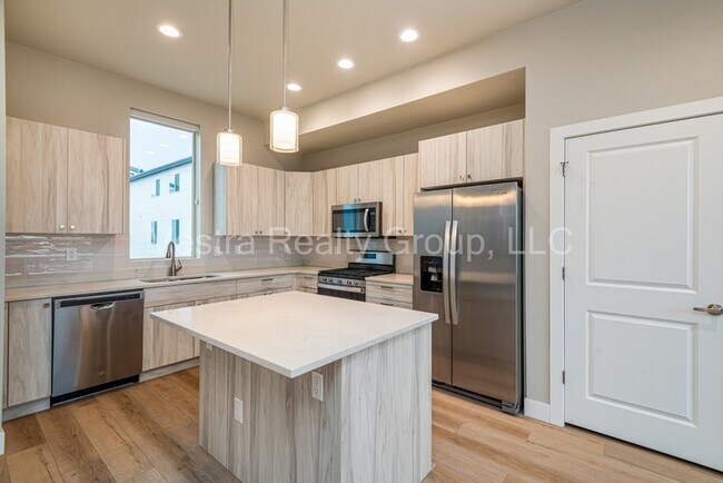Building Photo - 4743 E Iliff Ave