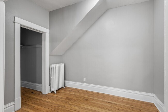 Building Photo - 211 Grotto St N