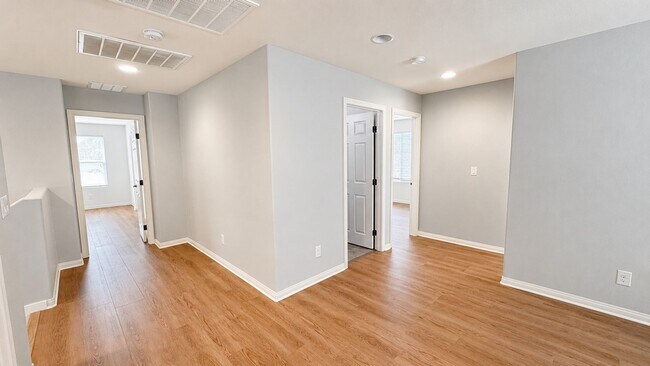 Building Photo - NO HOA | 2 Story New Paint | New Appliances | Bedroom & Full Bath Downstairs