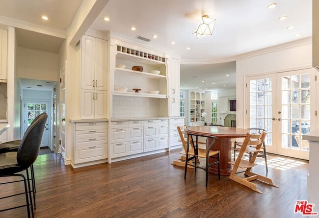 Building Photo - 226 Palisades Ave