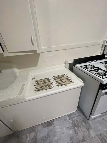 Building Photo - 1100 Myrtle Ave