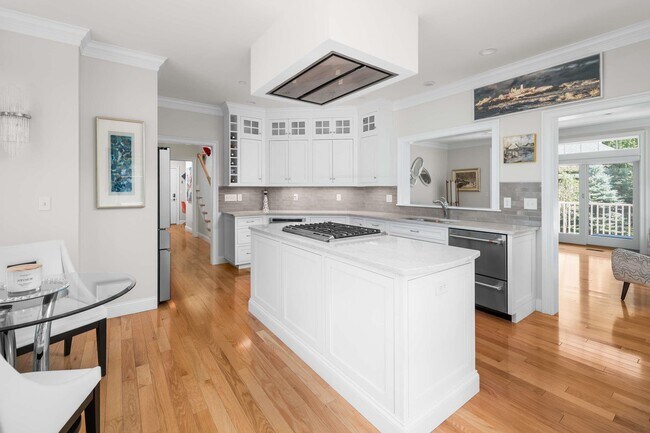 Building Photo - 100 Shepard's Cove Rd