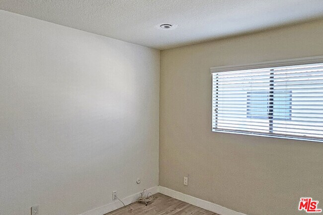 Building Photo - 18130 Oxnard St