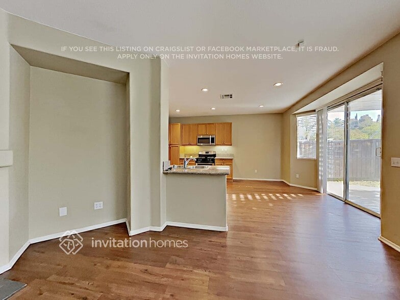 Building Photo - 928 Glendora Dr