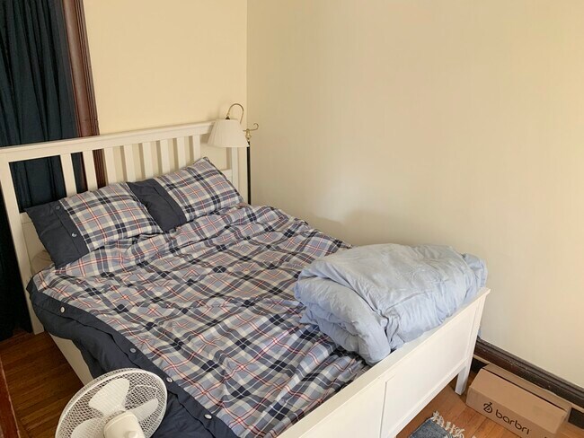 Building Photo - 273 Newbury St