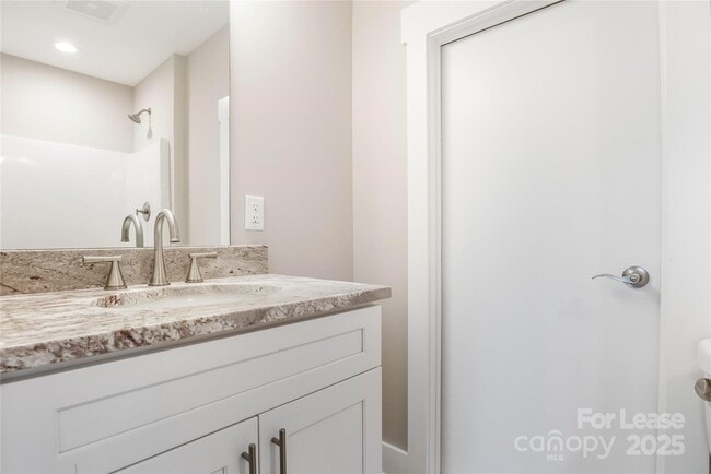 Building Photo - 48 Creekside View Dr