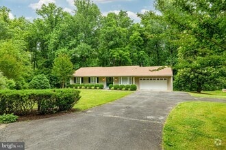 Building Photo - 9622 Cinnamon Creek Dr