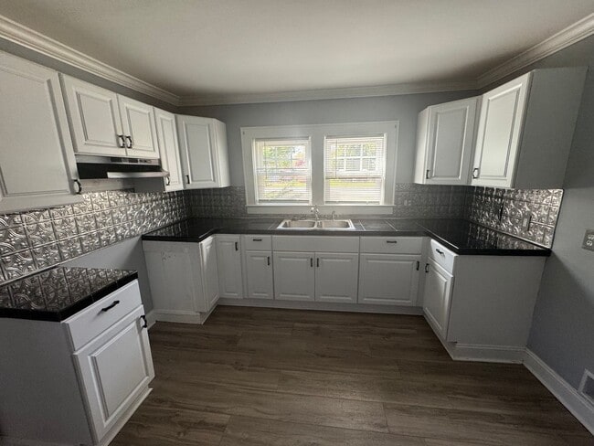 Building Photo - Walking distance to Downtown Kings Mountain, NC  =