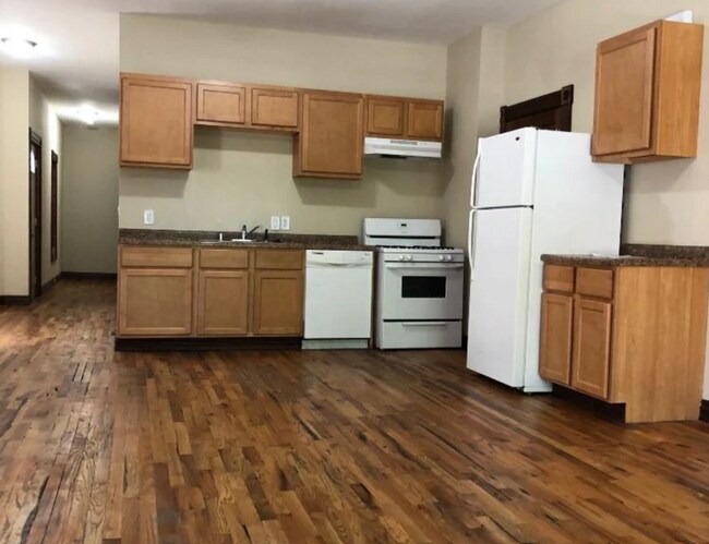 Building Photo - Marquette Housing- 509