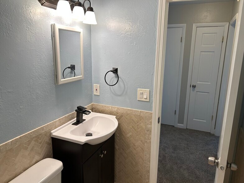 Building Photo - 4339 Ericson Dr