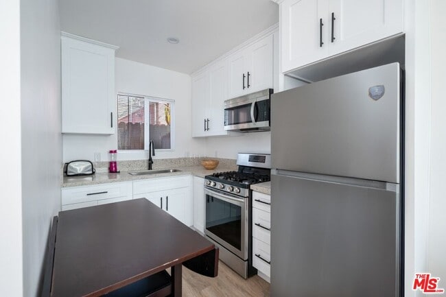 Building Photo - 4727 W 18th St