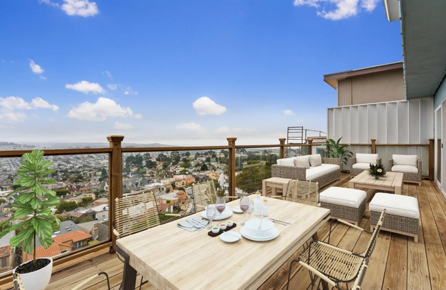 Building Photo - Stunning Three Bedroom Home in Westwood Hi...