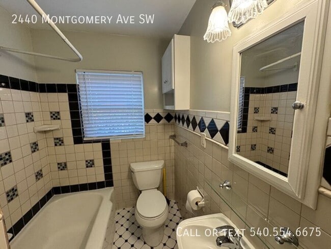 Building Photo - 2440 Montgomery Ave SW