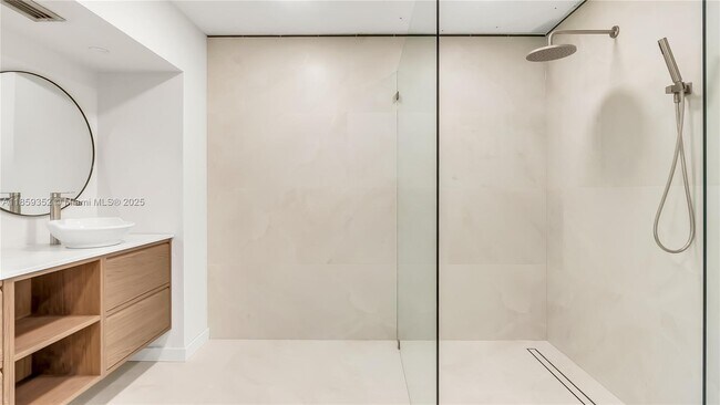 Building Photo - 7123 SW 115th Pl