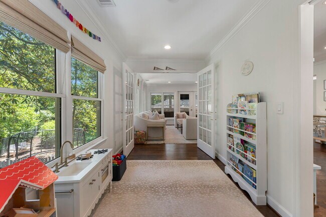 Building Photo - 4470 Chatworth Ct NE
